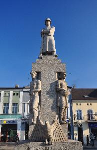 Wąbrzeźno - pomnik "Bojownikom o wolność, budowniczym pokoju 1939-1945"