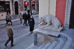 Warszawa- rzeźba niedźwiedzia