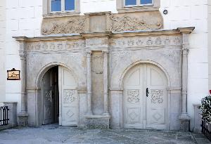 Wojanów - portal pałacu