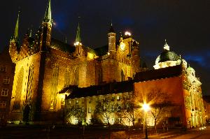 Kościół Mariacki w Gdańsku nocą