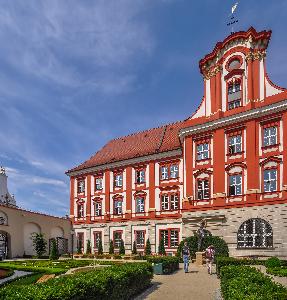 Wrocław - Ossolineum, klasztor Szpitalników z Czerwoną Gwiazdą