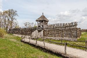 Biskupin - osada łużycka